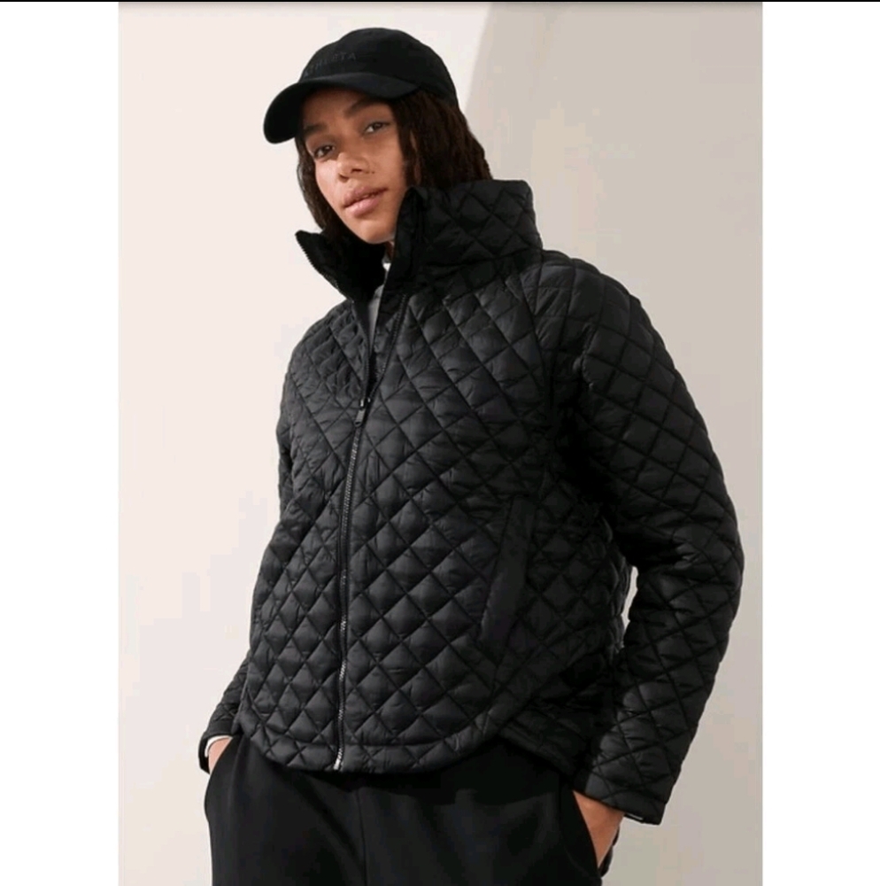 Athleta Featherless Whisper Black Quilted Puffer Jacket